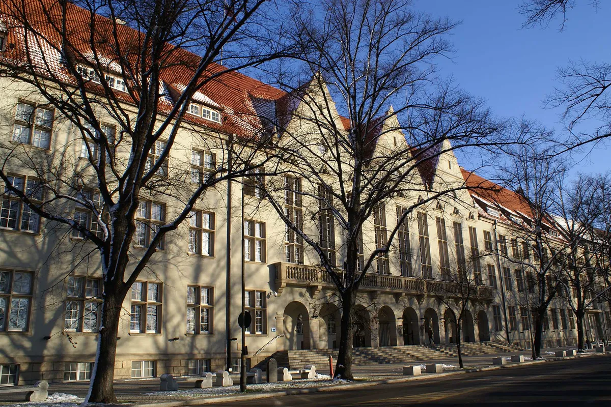 Politechnika Wrocławska - Instalacje Teletechniczne - autor- Barbara Maliszewska